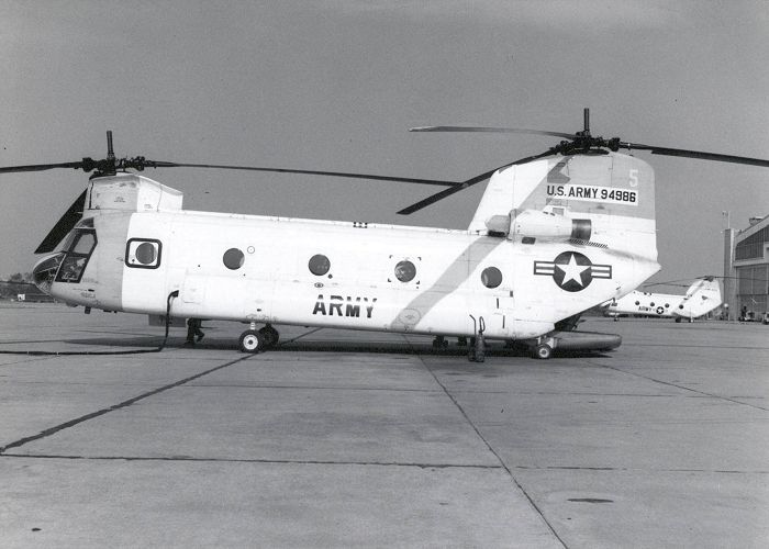 Boeing YHC-1B Chinook helicopter 59-04986.