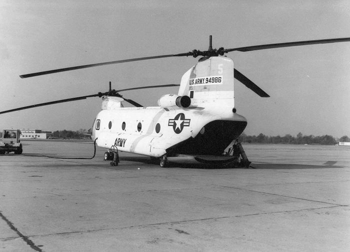 Boeing YHC-1B Chinook helicopter 59-04986.