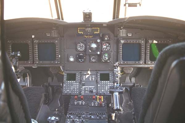 Boeing MH-47E Chinook helicopter 92-00475, circa 1999.