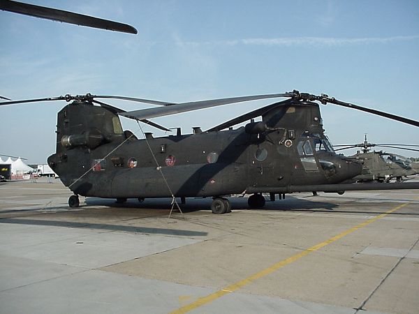 Boeing MH-47E Chinook helicopter 92-00475, circa 1999.