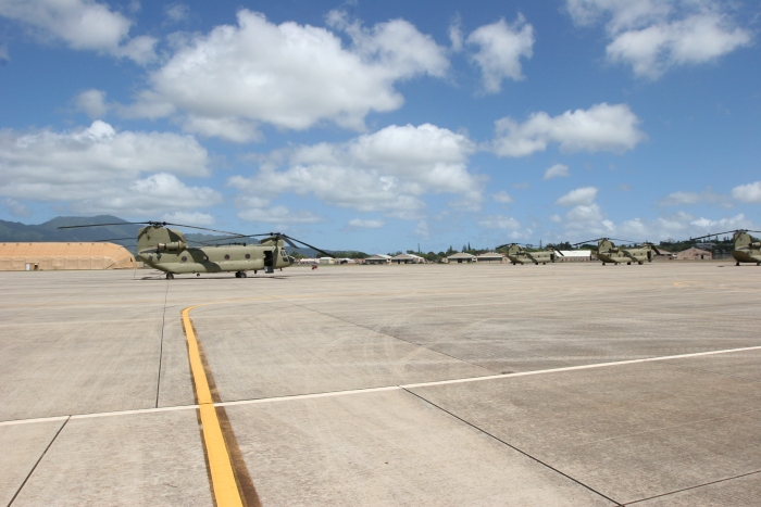 22 May 2011: CH-47F Chinook helicopter 09-08064 resting on the ramp at Wheeler Army Airfield while assigned to the "Hillclimbers".